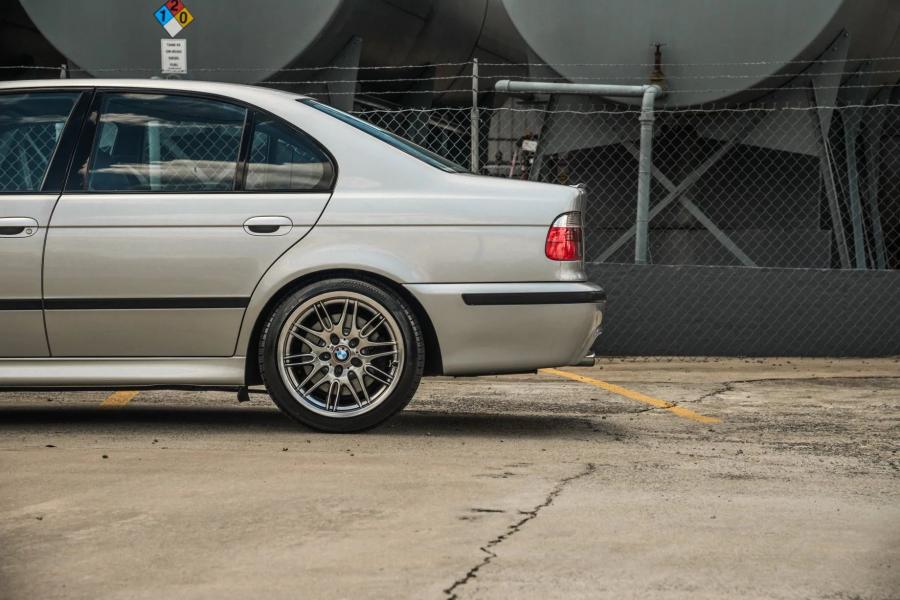 Детали экстерьера BMW M5 (E39) 2003 года  (фото 28 из 148)